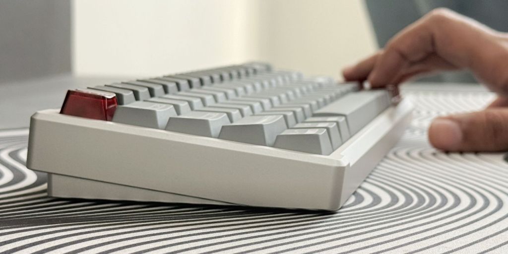 Image showing a person typing on Luminkey's Magger68 Pro HE keyboard.